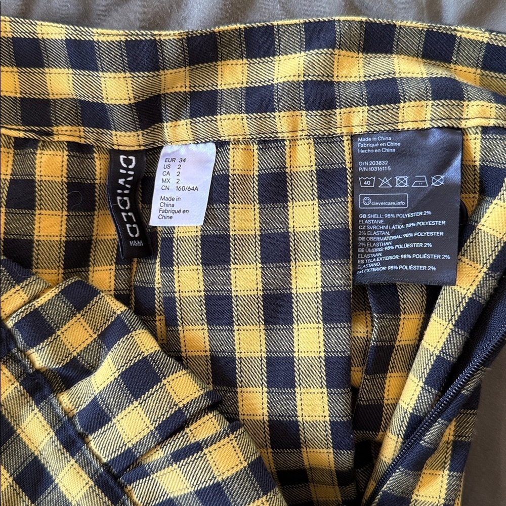 H&M DIVIDED "Clueless" Yellow/Black Plaid Pleated Mini Skirt Size 2 - Picture 3 of 5